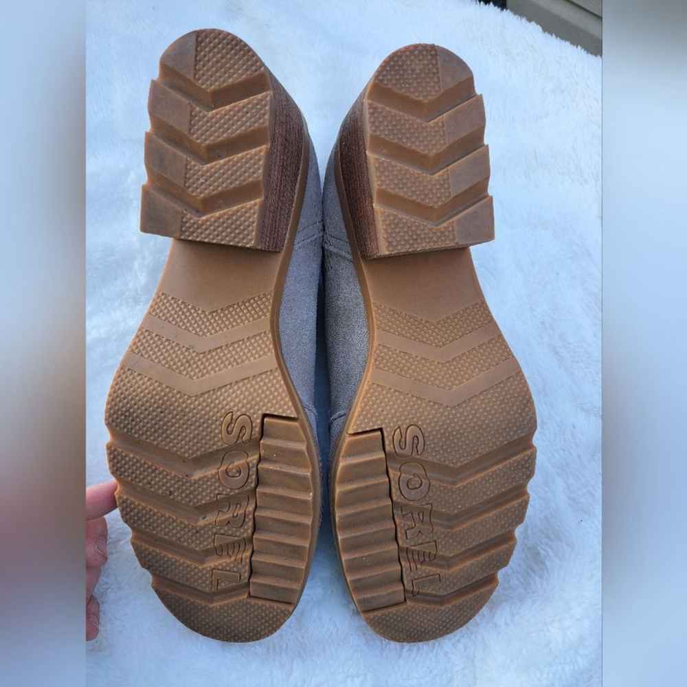 Sorel Leather Ankle Chelsea Boots Size 7.5. Tan color - Picture 5 of 6